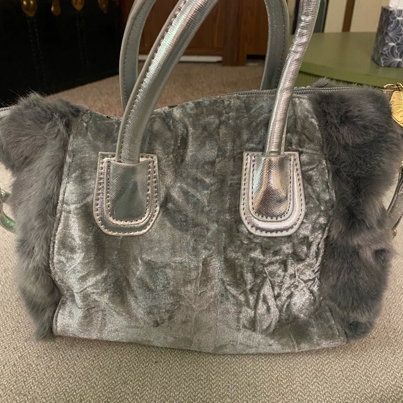 Betsey Johnson gray velvet and fur handbag - Picture 2 of 2